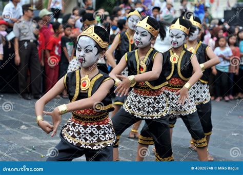 Il Festival Internazionale di Cinema e Arti di Yogyakarta: Una Celebrazione del Talento Creativo e la Sconfina degli Stereotipi Culturali